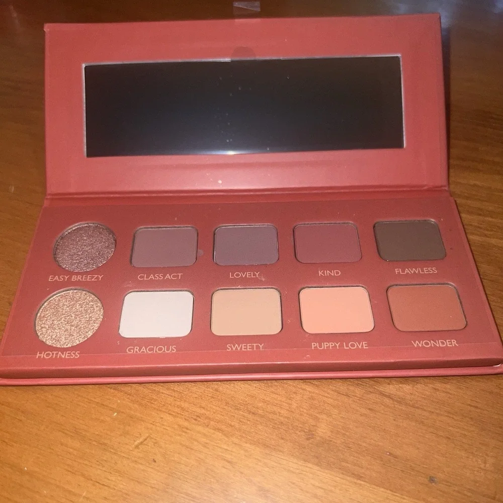 NEW Simple Delight By Cosmyfy Pressed‎ Pigment Palette Eyeshadow